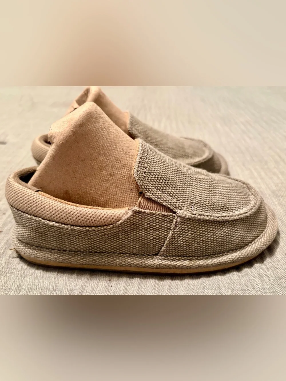 Little Boy’s Sz 11c The Children's Place Beige Canvas Slip-On Dress Shoes